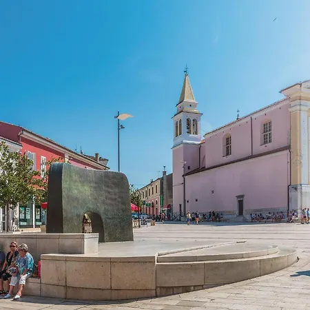 Nyaraló Banki V Baderna